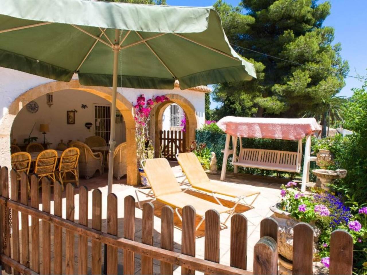 Casa Adosada de 2 Dormitorios y 1 Baño en alquiler vacacional en Xàbia