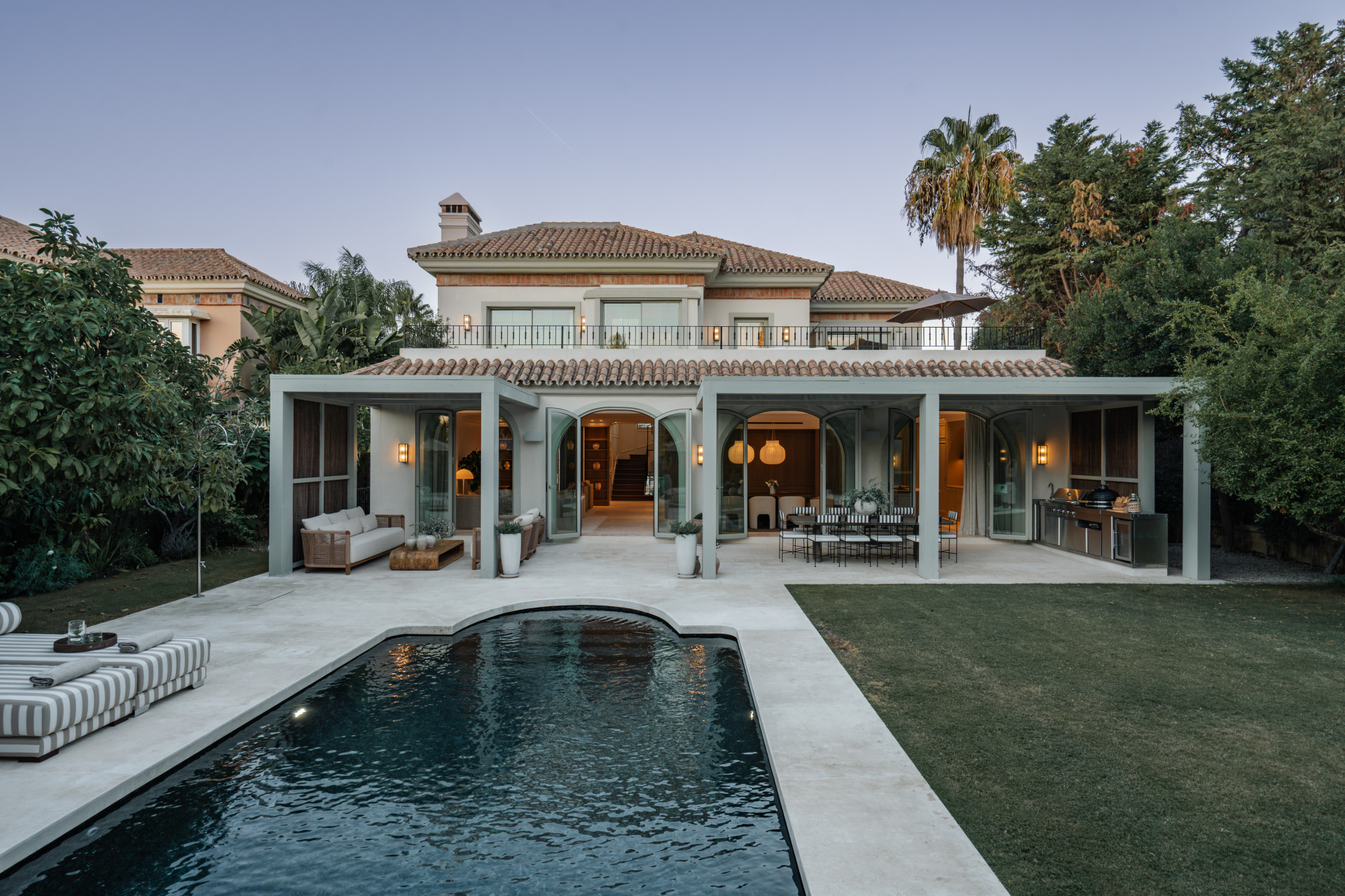 5 Bed, 5 Bath - Villa for Sale in Nueva Andalucia, Marbella