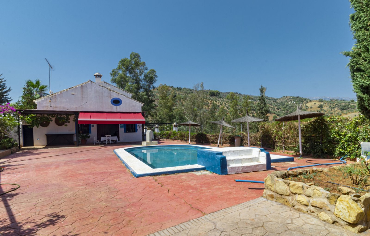 Finca de 11 Dormitorios y 16 Baños en venta en Guaro
