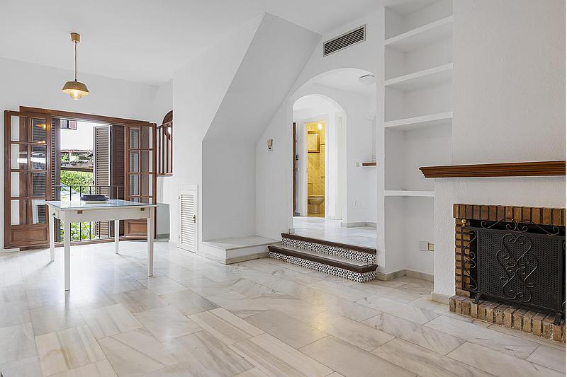 Casa Adosada de 2 Dormitorios y 2 Baños en venta en Estepona