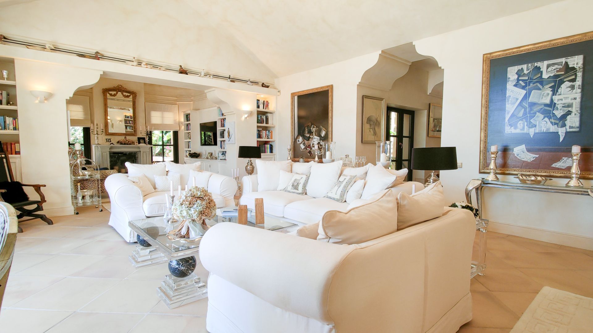 Casa de 3 Dormitorios y 5 Baños en venta en Milla de Oro, Marbella