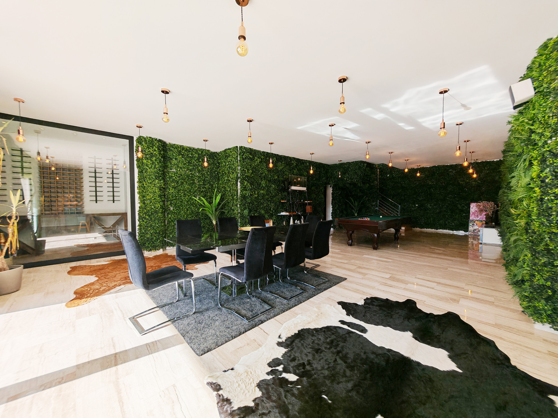 Casa de 6 Dormitorios y 5 Baños en venta en El Rosario, Marbella