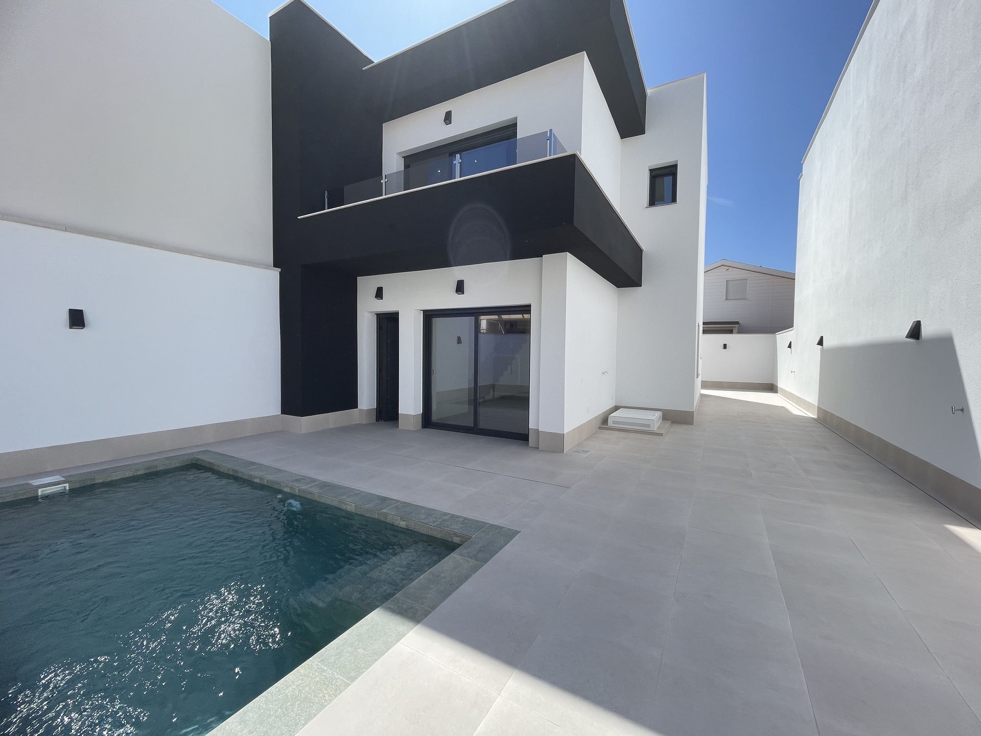 3 Bed, 3 Bath - Villa for Sale in Heredades