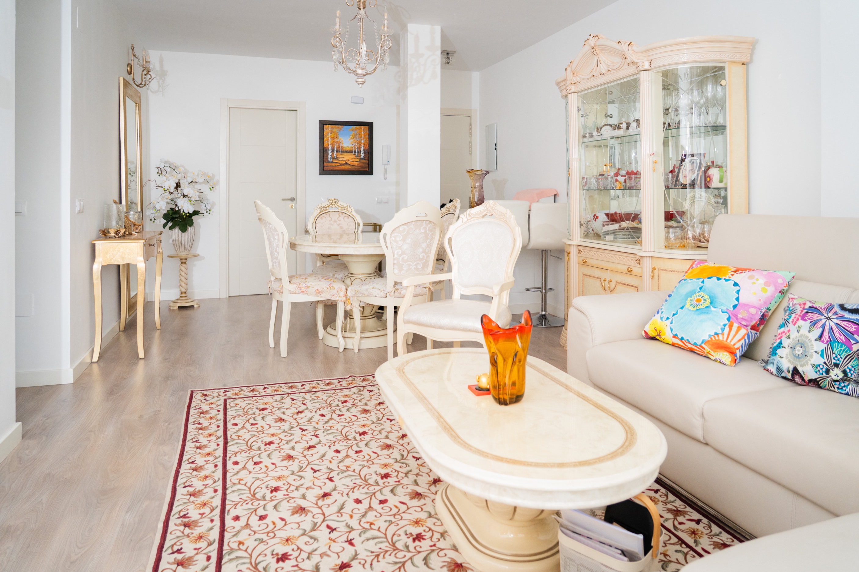 Piso de 3 Dormitorios y 2 Baños en venta en Nueva Andalucía, Marbella