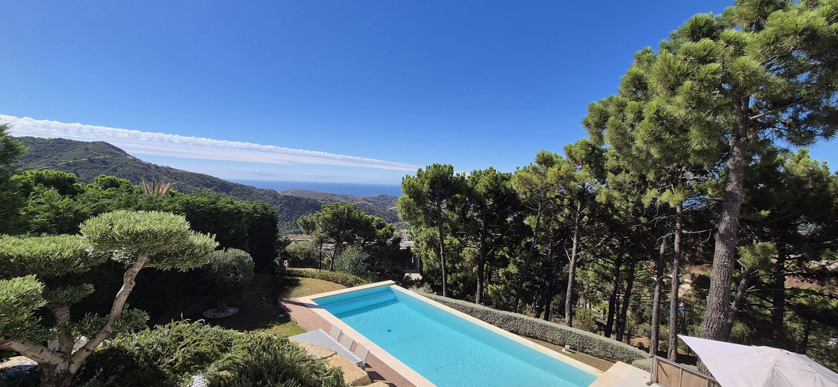Casa de 5 Dormitorios y 5 Baños en venta en Monte Mayor, Benahavís