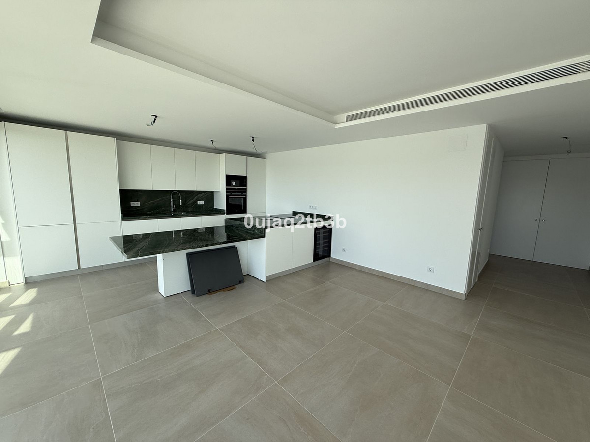 Ático de 3 Dormitorios y 3 Baños en venta en Estepona