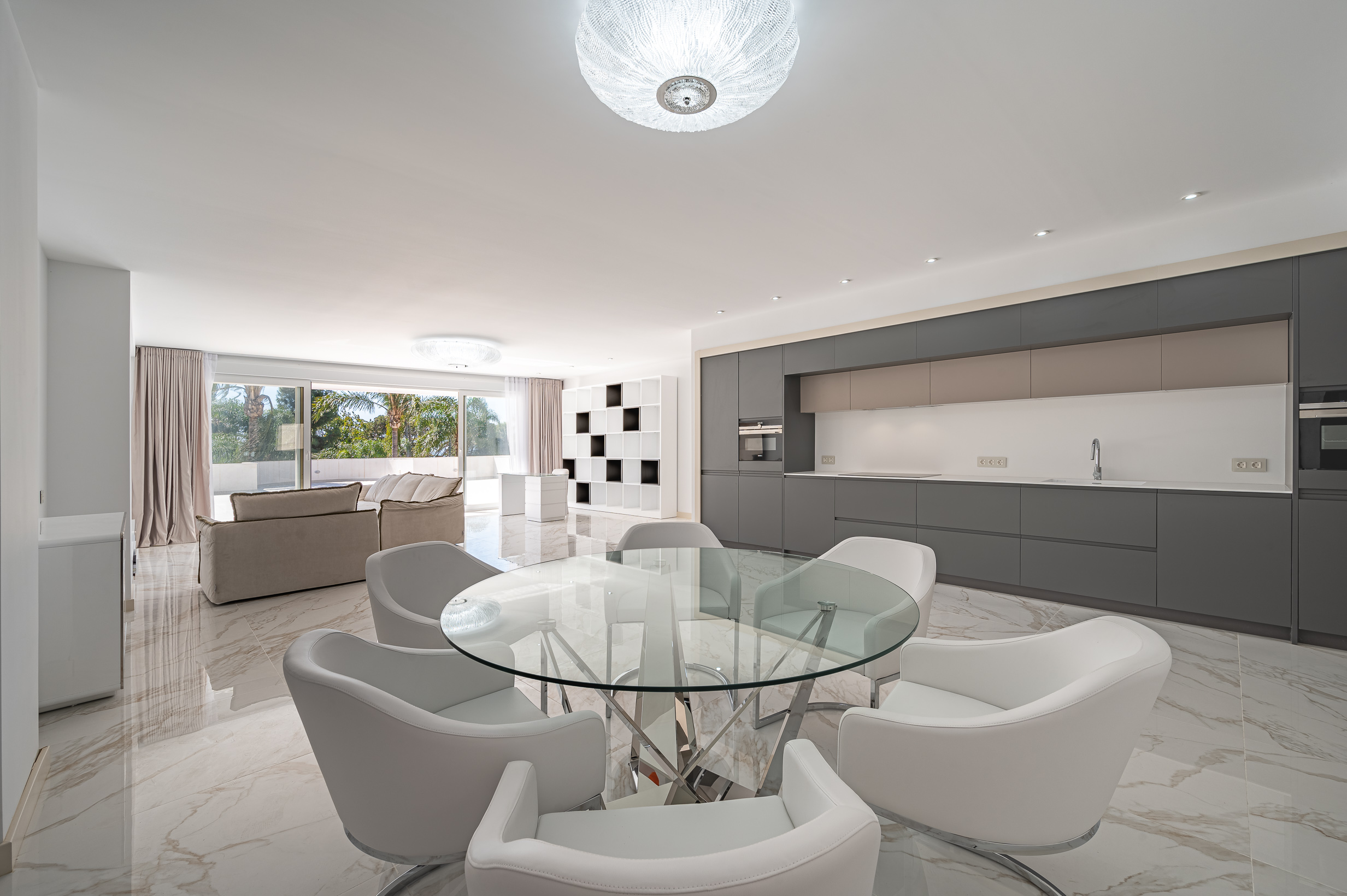 Piso de 3 Dormitorios y 3 Baños en venta en Puerto Banús, Marbella