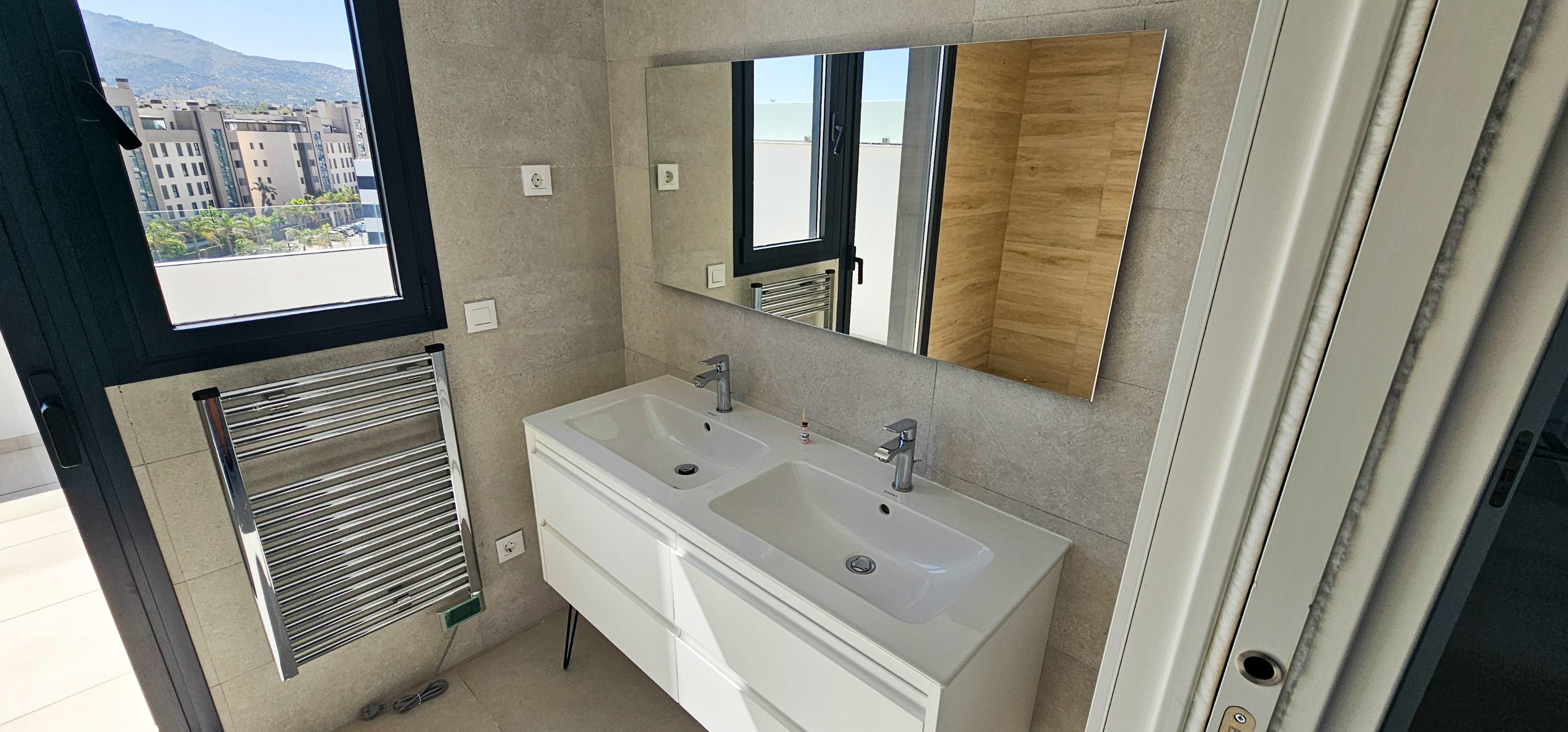 Ático de 3 Dormitorios y 2 Baños en venta en Torremolinos