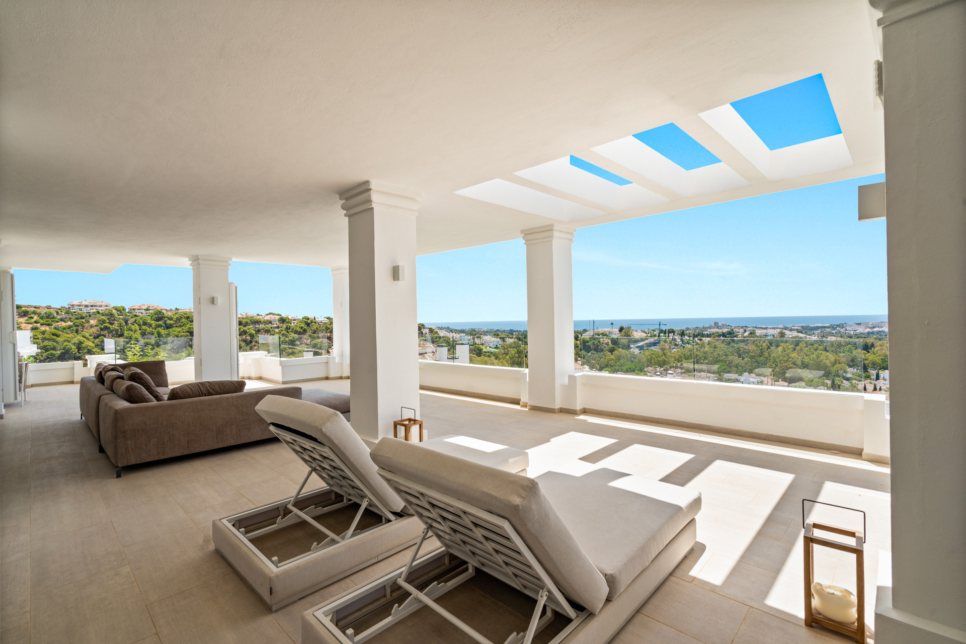 Piso de 5 Dormitorios en venta en Nueva Andalucía, Marbella