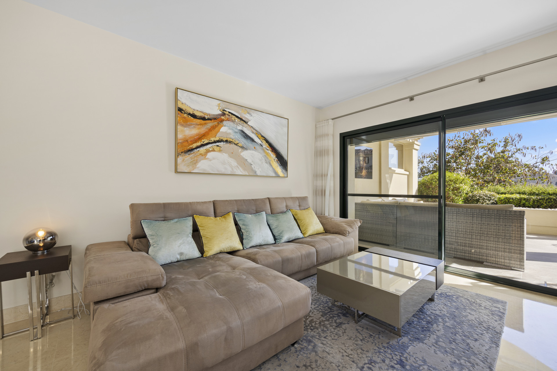 Piso de 2 Dormitorios y 2 Baños en venta en Benahavís