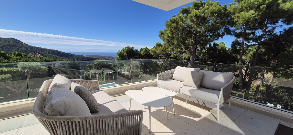 Casa de 5 Dormitorios y 5 Baños en venta en Monte Mayor, Benahavís