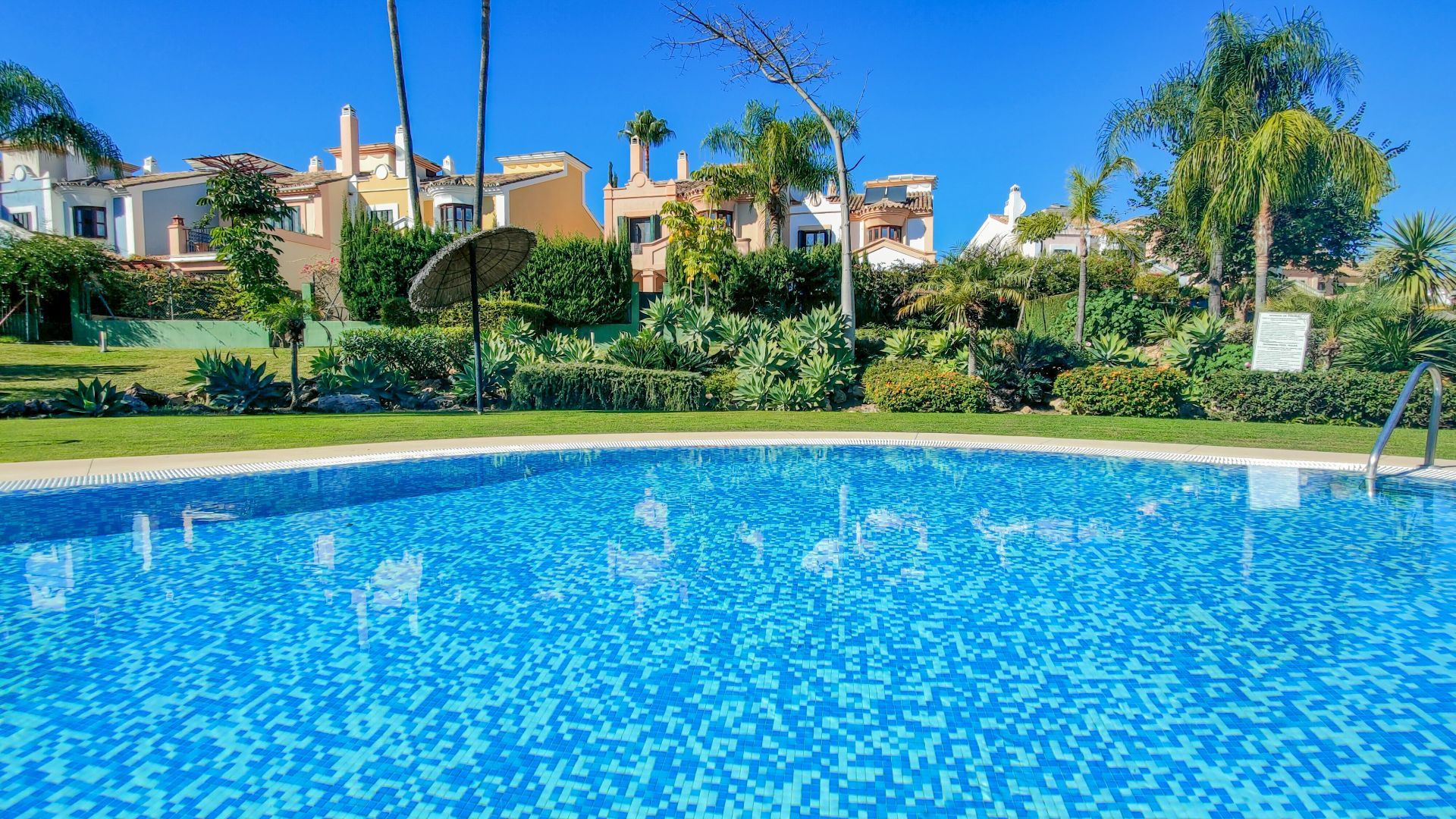 4 Bed, 4 Bath - Townhouse for Sale in San Pedro de Alcántara