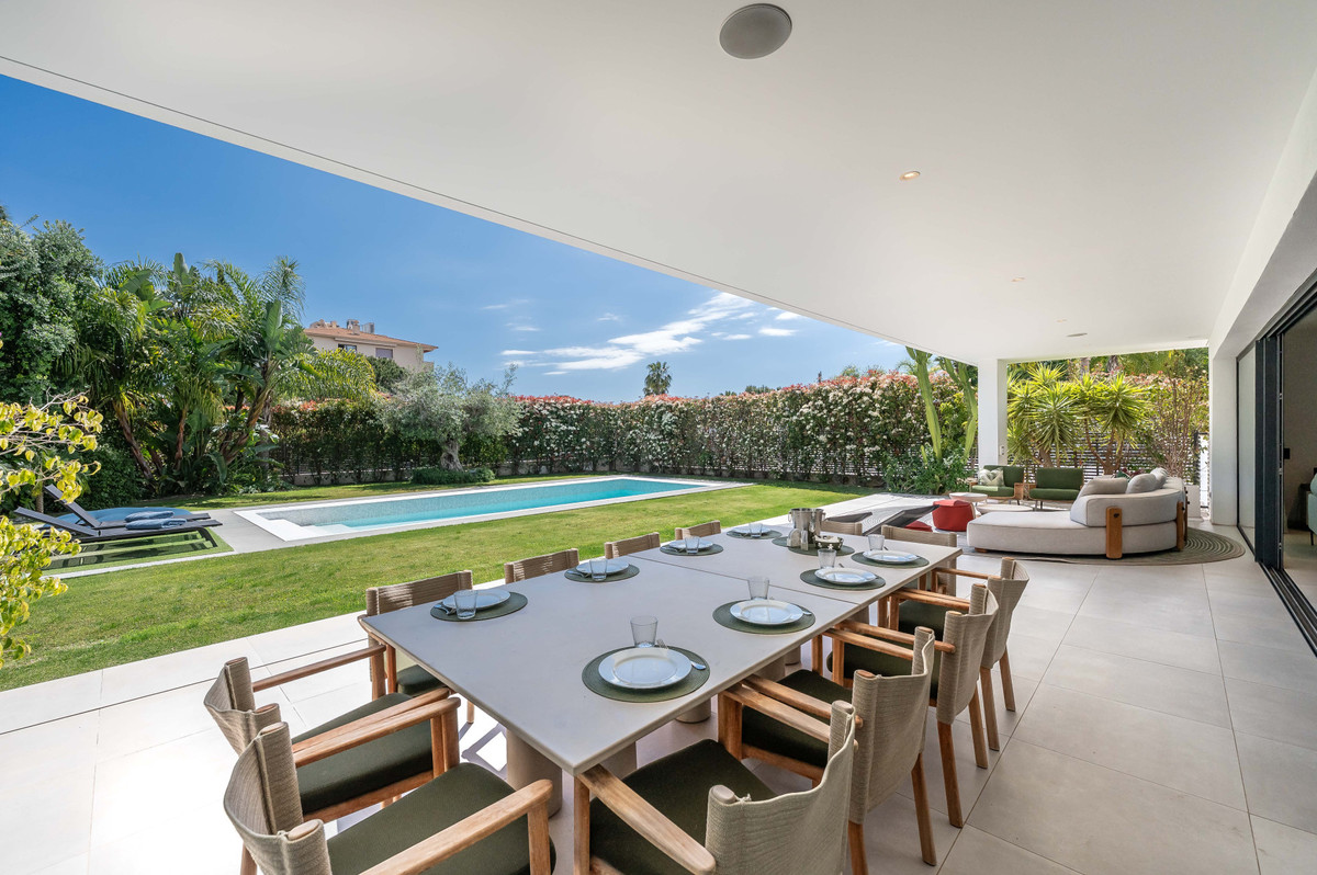 Casa de 5 Dormitorios y 5 Baños en alquiler vacacional en Nueva Andalucía, Marbella