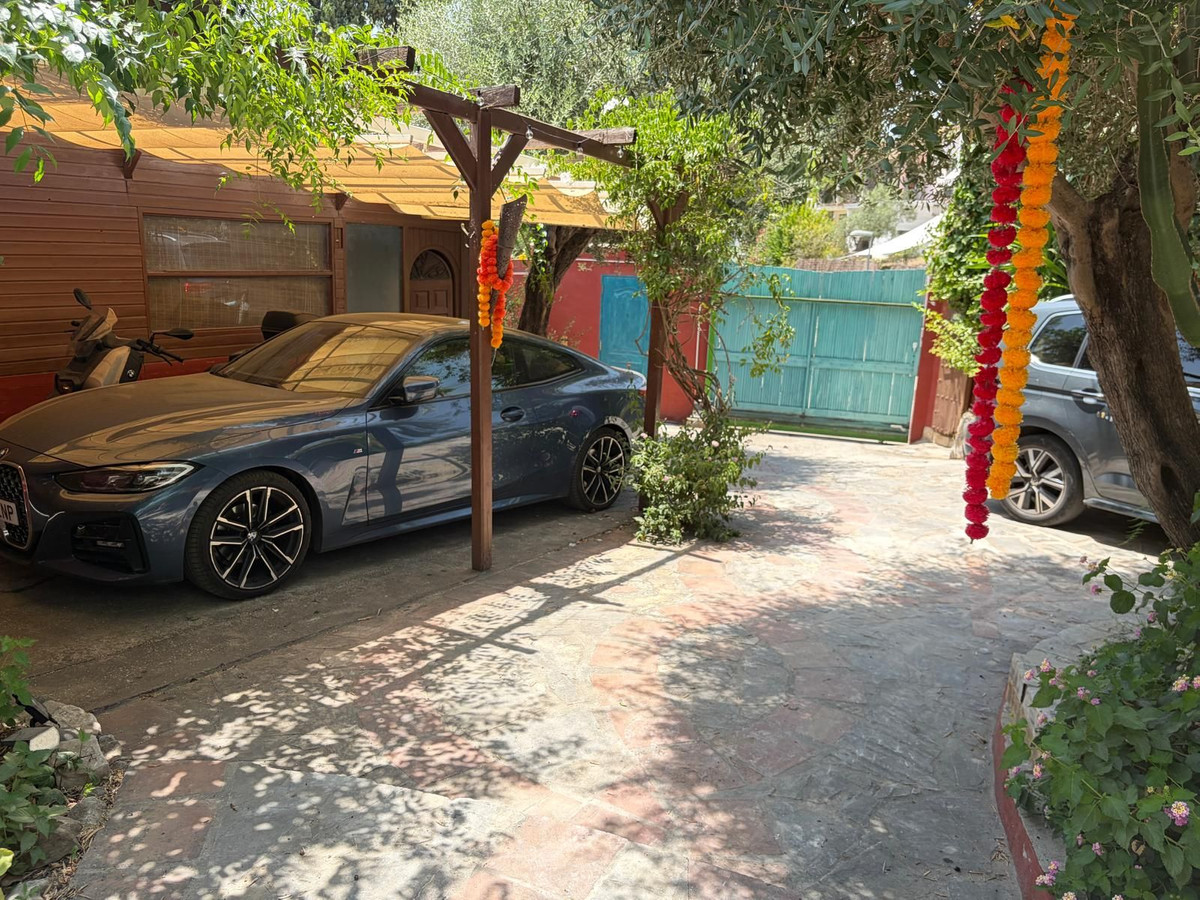 Casa de 4 Dormitorios y 2 Baños en alquiler vacacional en El Rosario, Marbella