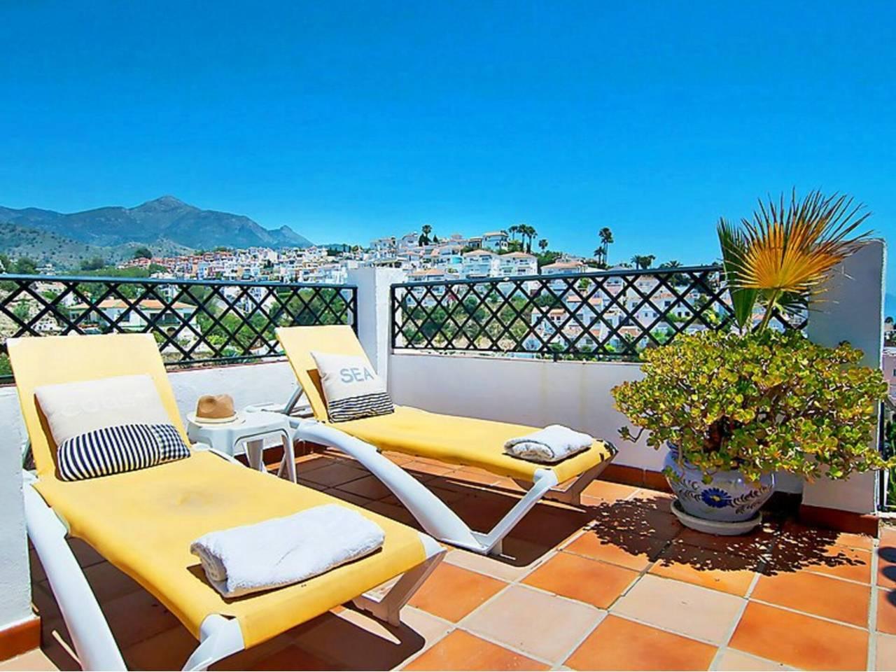 Casa Adosada de 2 Dormitorios en alquiler vacacional en Nerja