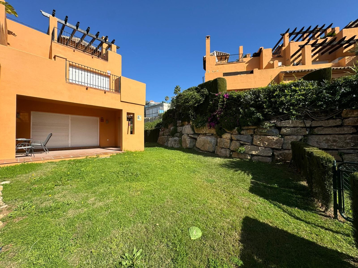 Casa de 4 Dormitorios y 3 Baños en venta en El Paraíso, Estepona