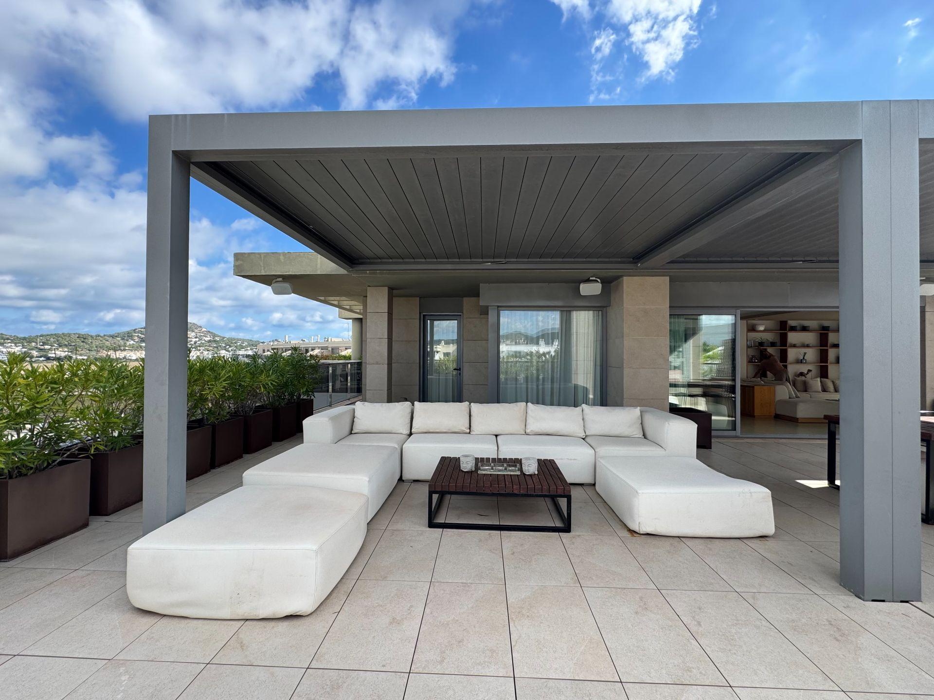 Ático de 4 Dormitorios y 4 Baños en venta en Marina Botafoch, Eivissa