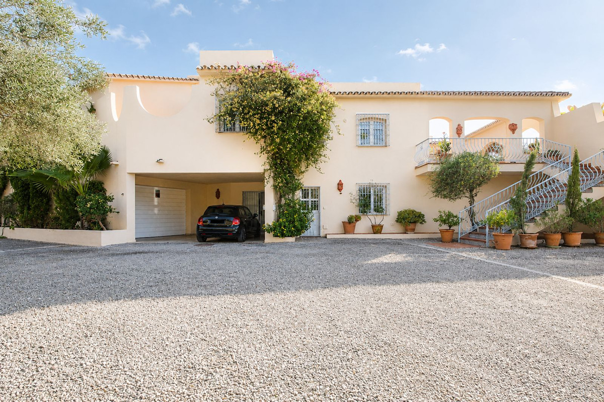 4 спални - Вила за продажба в La Quinta, Benahavis