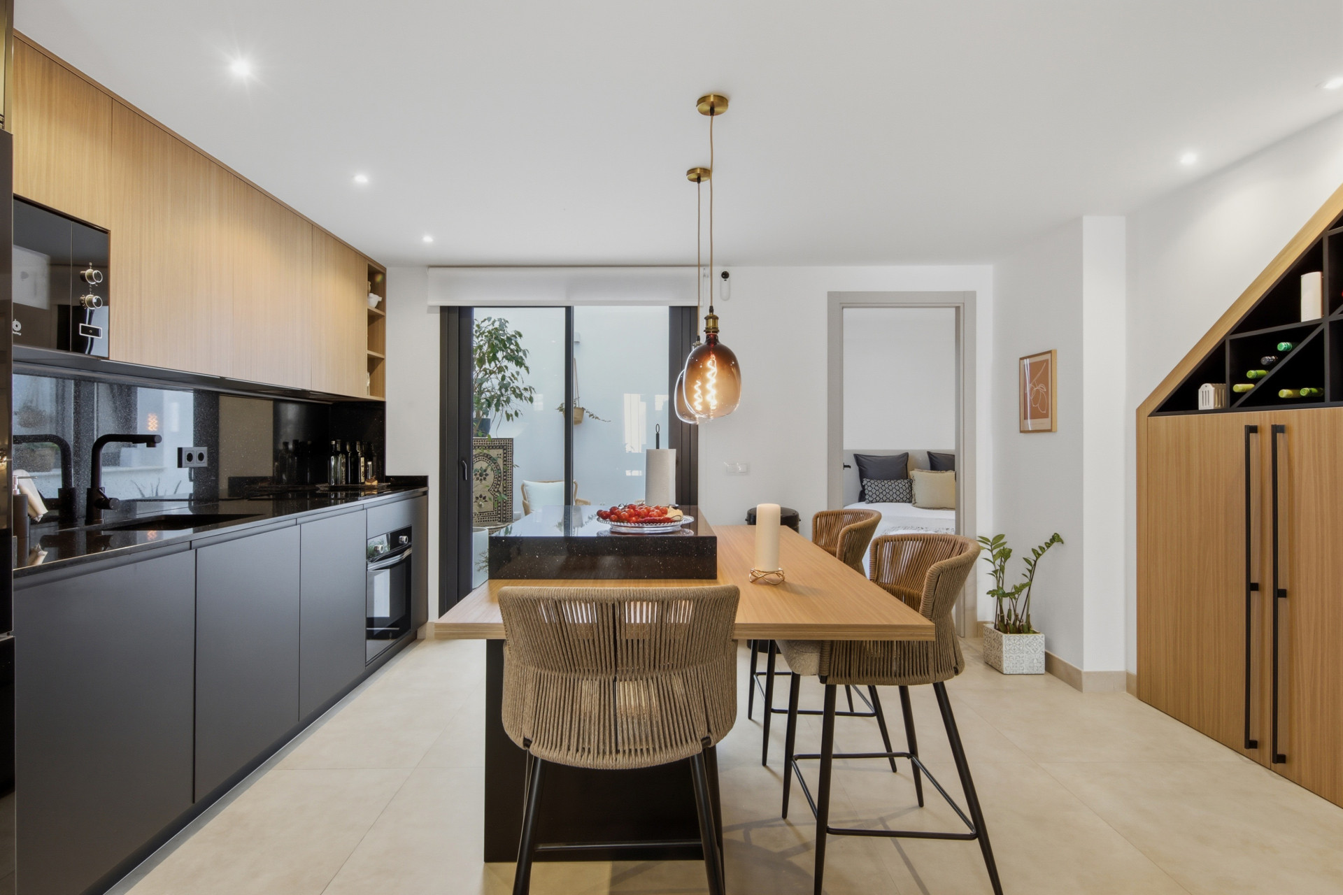 Casa Adosada de 4 Dormitorios y 4 Baños en venta en La Alqueria, Estepona