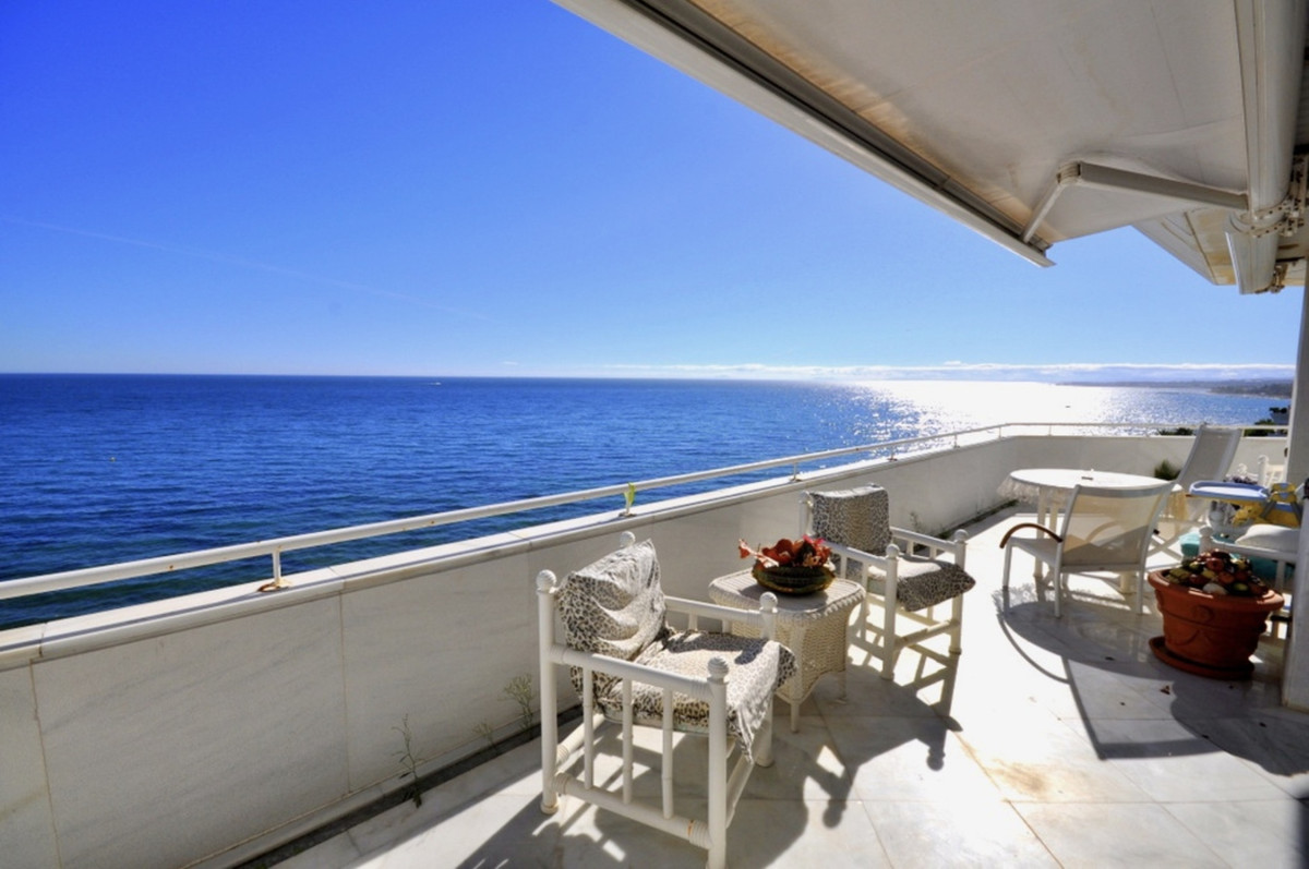 Piso de 3 Dormitorios en alquiler vacacional en Milla de Oro, Marbella