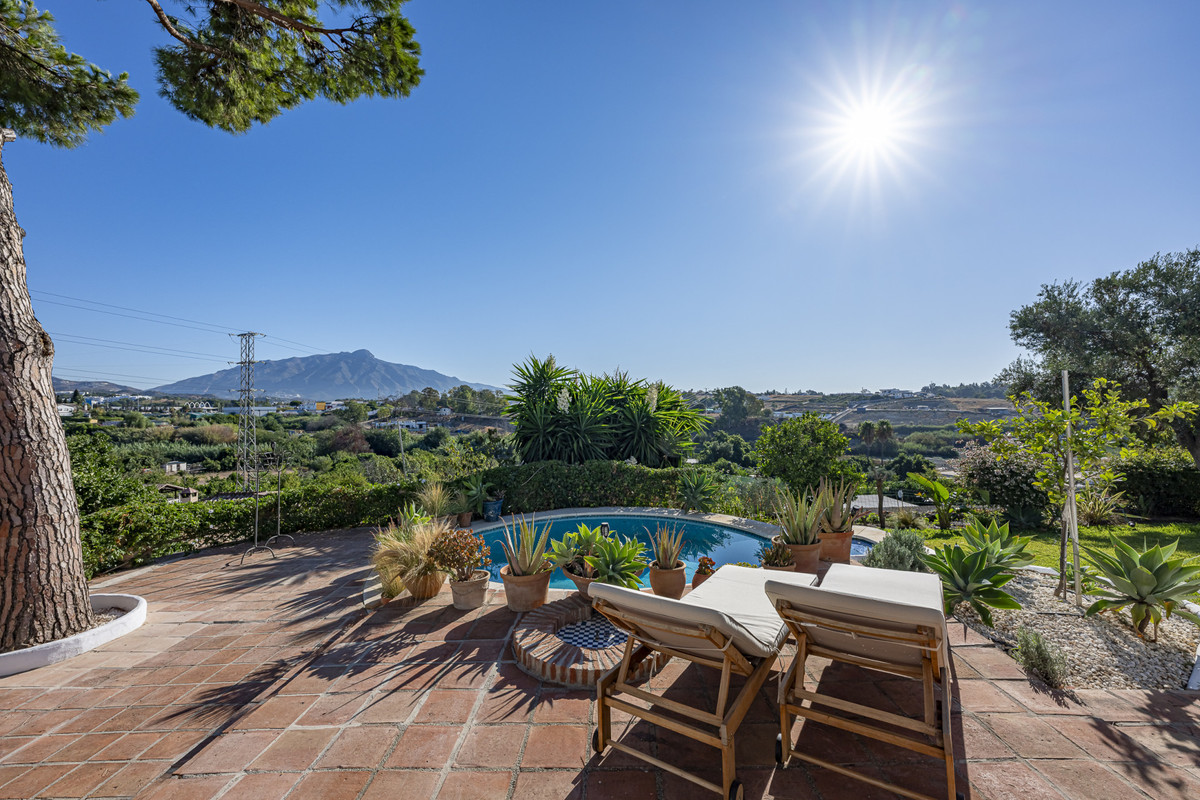 Casa de 4 Dormitorios y 2 Baños en venta en Guadalmina Alta, San Pedro de Alcántara