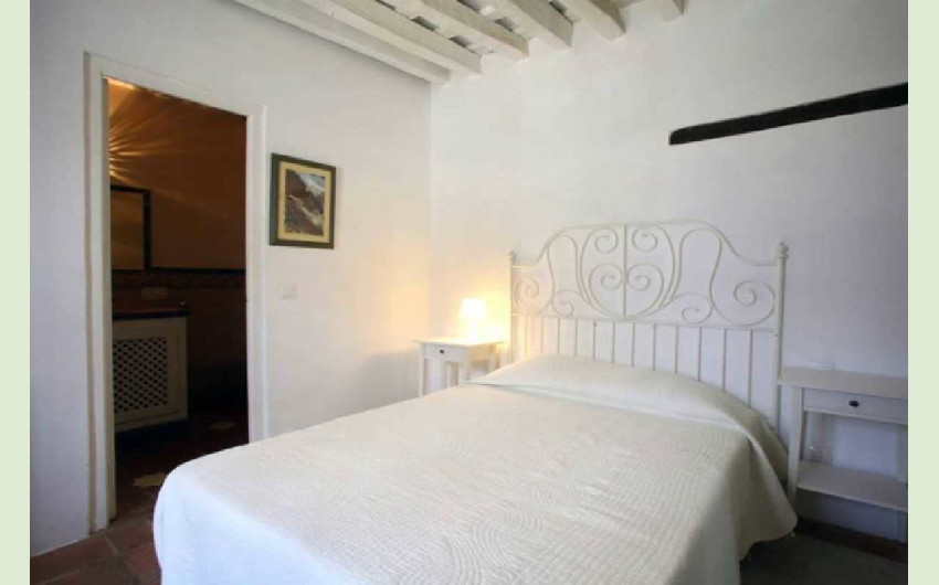 Casa Adosada de 5 Dormitorios en venta en Jimena de la Frontera