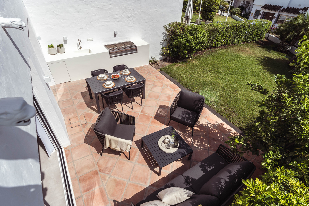 3 Bed, 3 Bath - Townhouse for Sale in Nueva Andalucia, Marbella