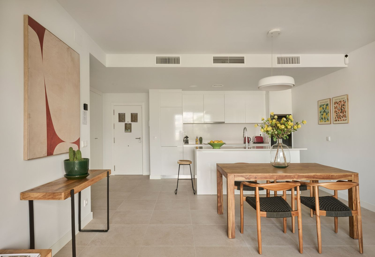 Piso de 2 Dormitorios y 2 Baños en venta en Estepona