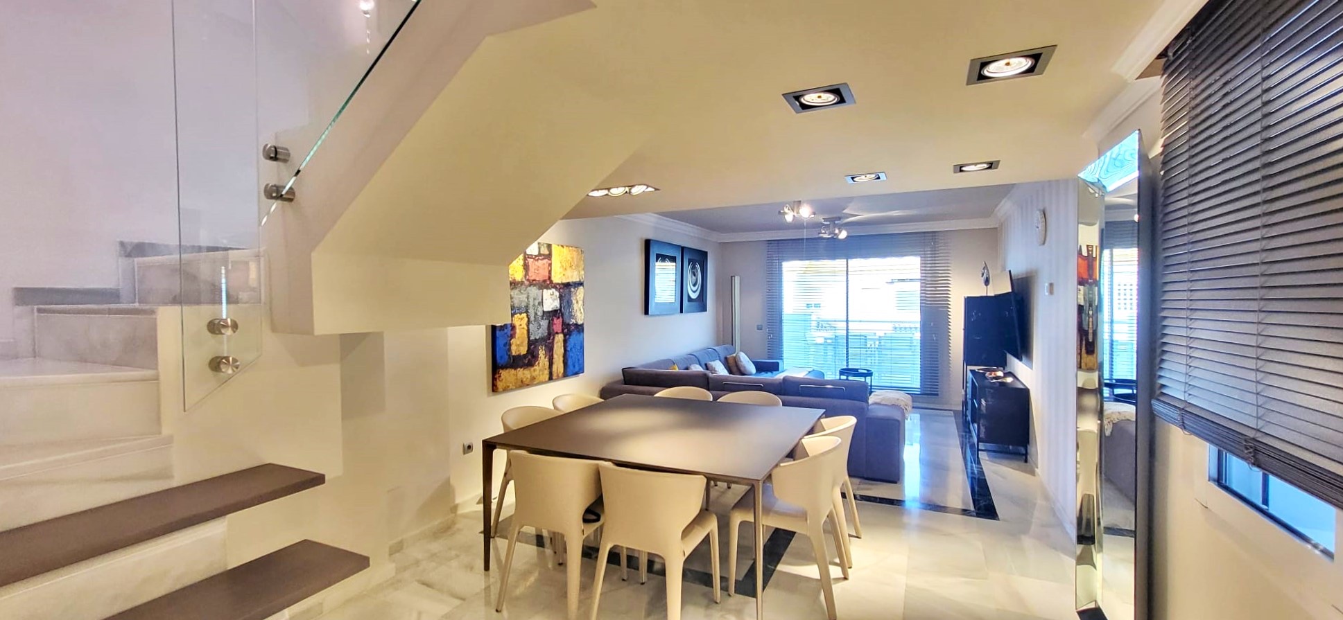 Ático de 4 Dormitorios y 4 Baños en venta en Nagüeles, Marbella
