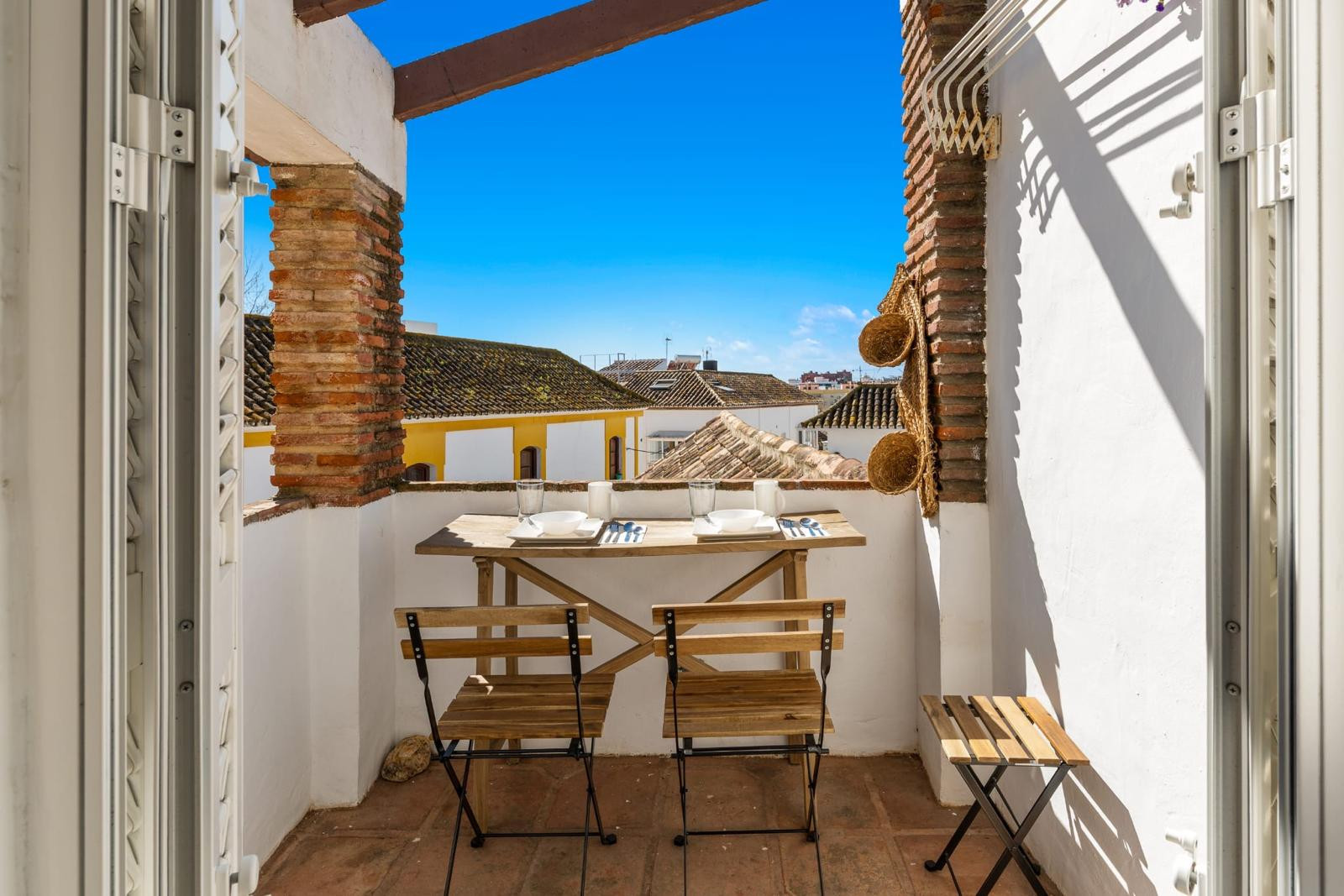 Casa Adosada de 2 Dormitorios en venta en La Alqueria, Estepona