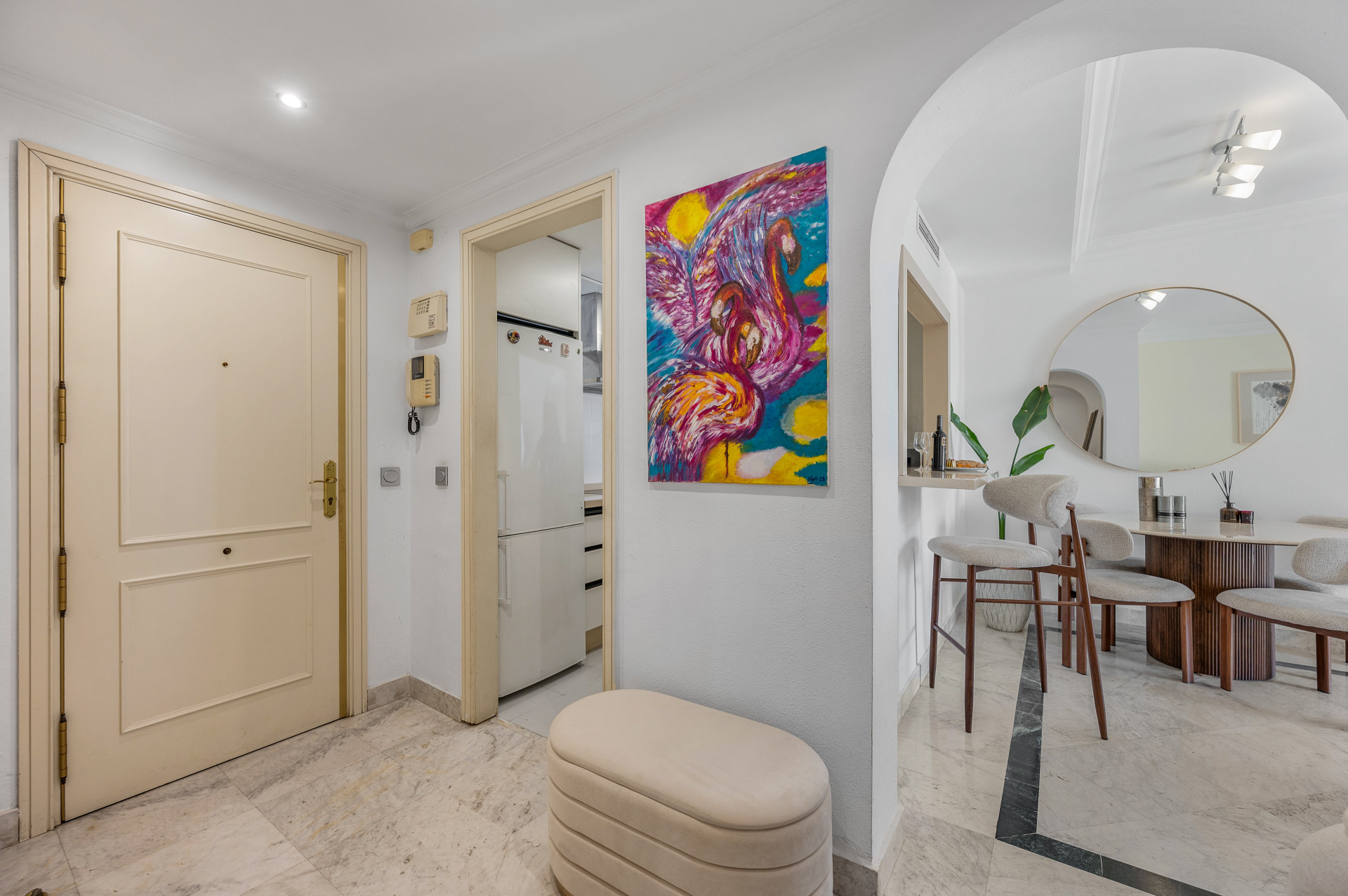 Piso de 2 Dormitorios y 2 Baños en venta en Puerto Banús, Marbella