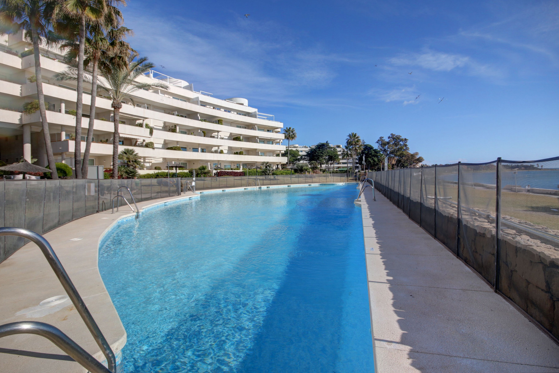 Casa Adosada de 3 Dormitorios y 2 Baños en venta en Estepona