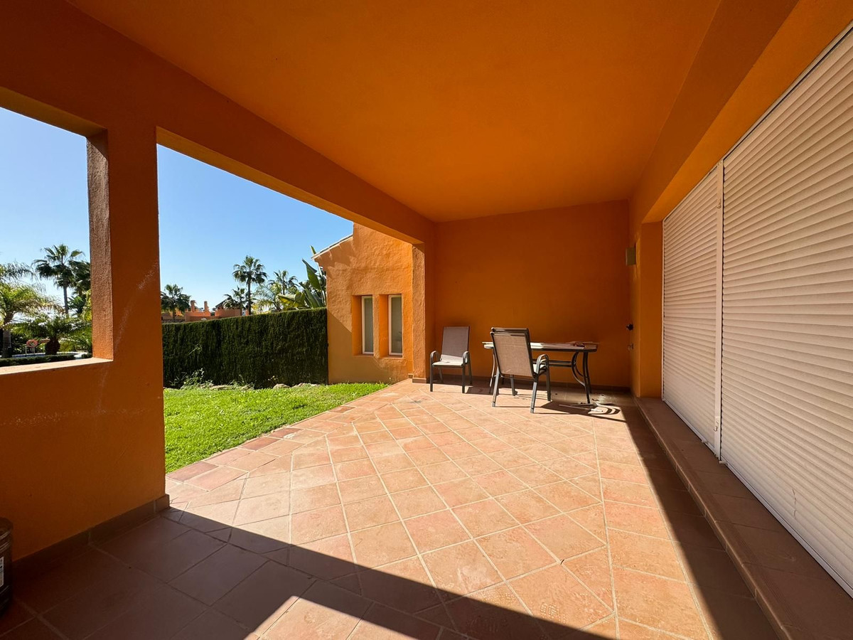 Casa de 4 Dormitorios y 3 Baños en venta en El Paraíso, Estepona
