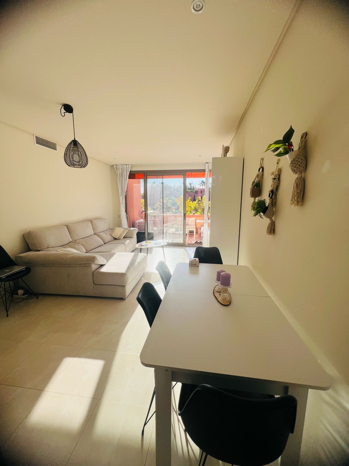 Piso de 2 Dormitorios y 2 Baños en venta en Nueva Milla de Oro, Estepona