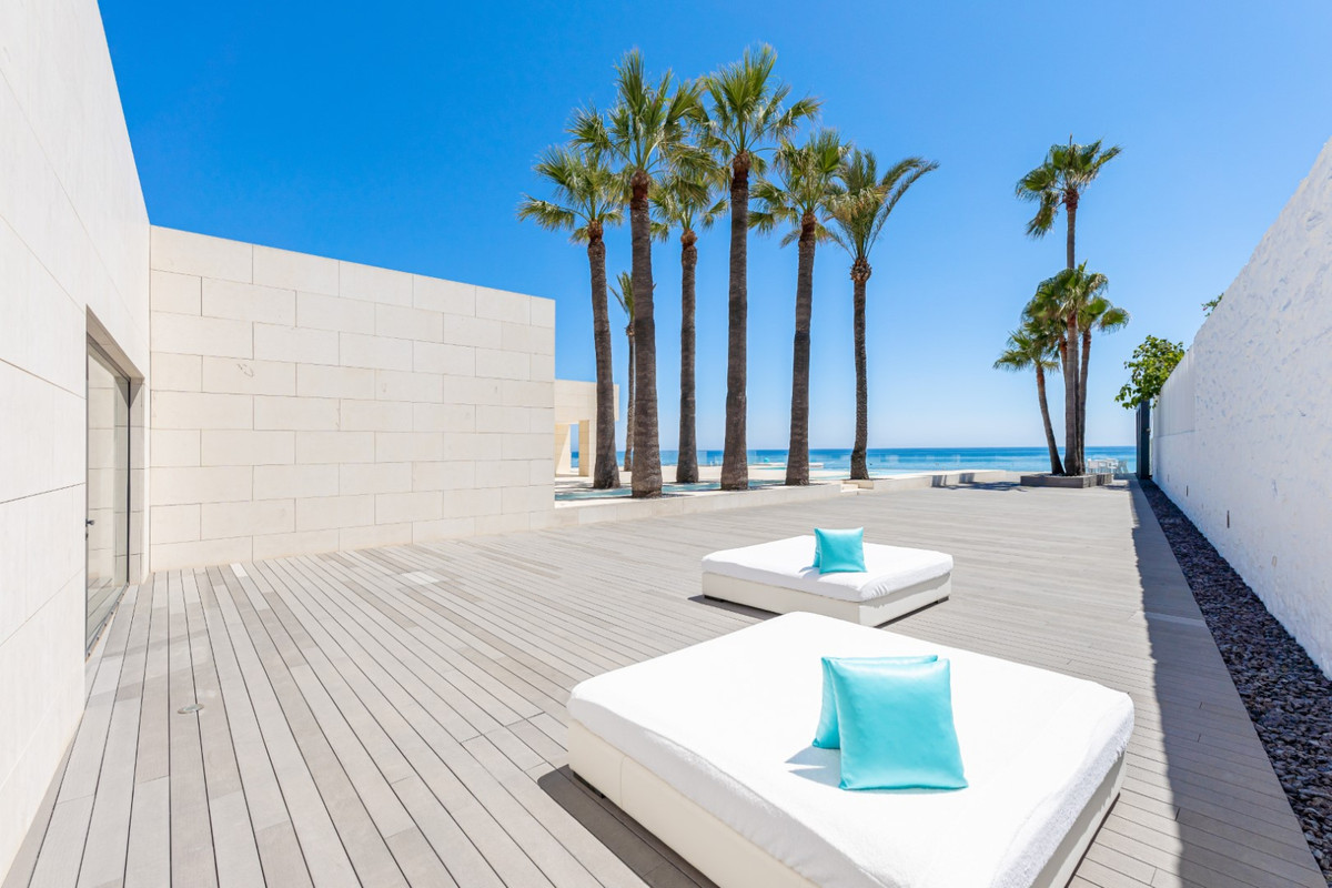 Casa de 4 Dormitorios y 7 Baños en venta en Mijas