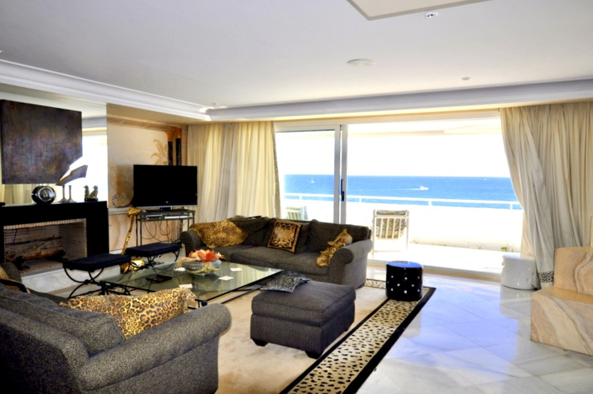 Piso de 3 Dormitorios en alquiler vacacional en Milla de Oro, Marbella