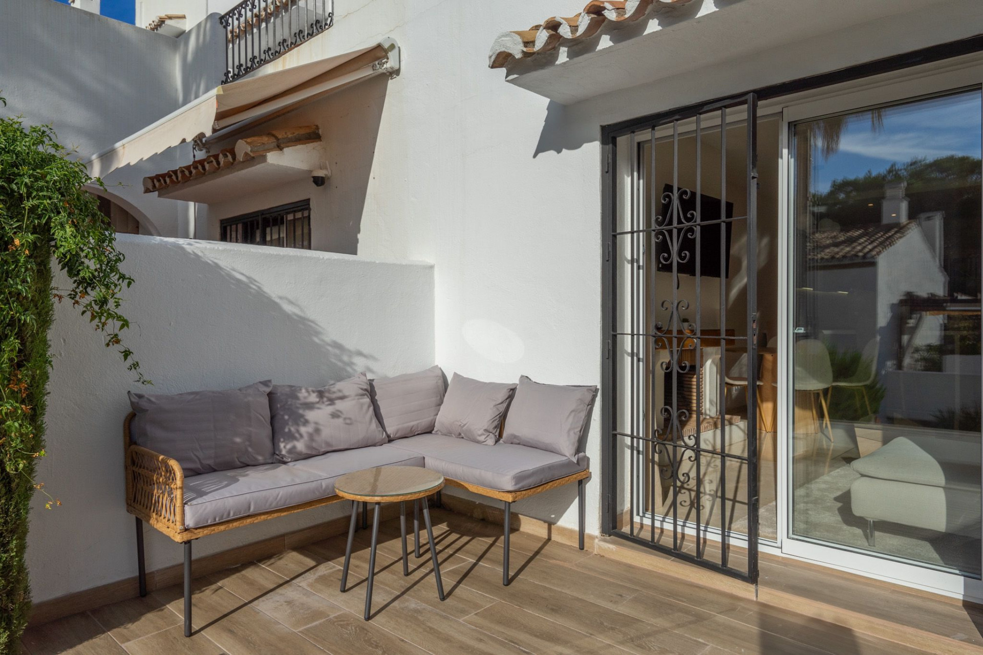 Piso de 2 Dormitorios en alquiler en Milla de Oro, Marbella