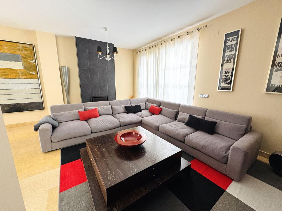 5 Bed, 5 Bath - Villa for Rent in New Golden Mile, Estepona