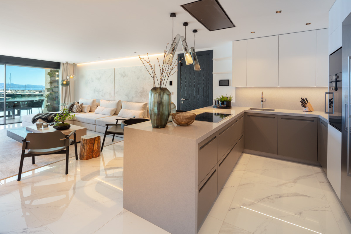 Piso de 3 Dormitorios y 3 Baños en venta en Puerto Banús, Marbella