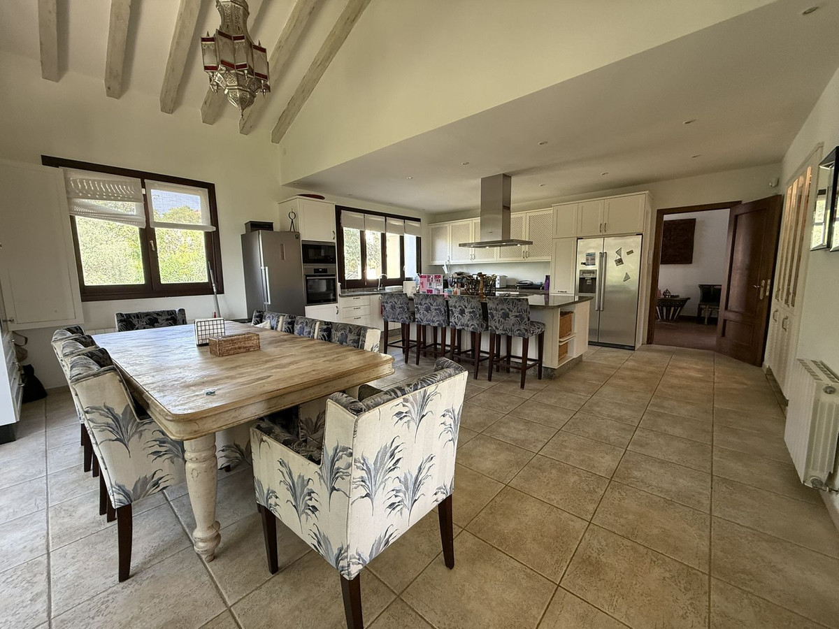 Casa de 5 Dormitorios y 6 Baños en venta en Sotogrande Alto