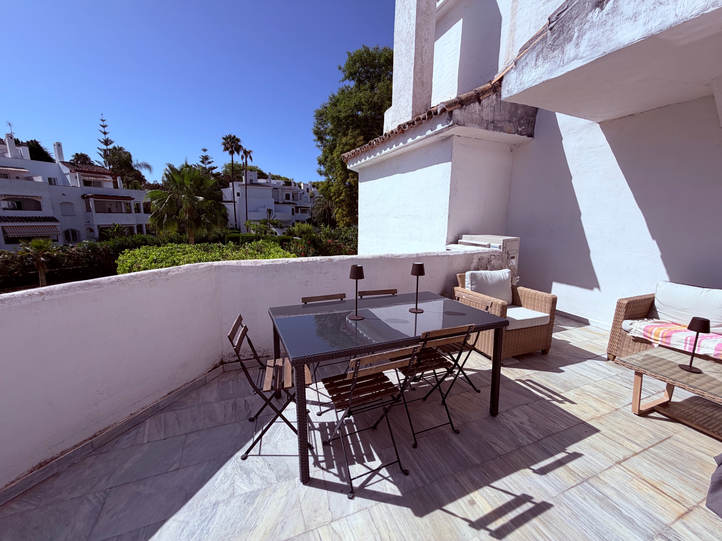 Piso de 3 Dormitorios y 2 Baños en venta en Marbella