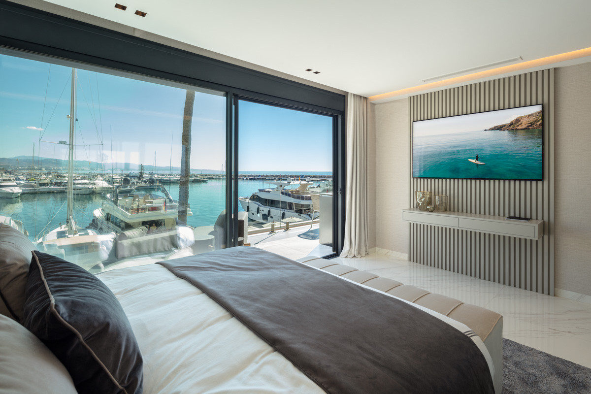 Piso de 3 Dormitorios y 3 Baños en venta en Puerto Banús, Marbella