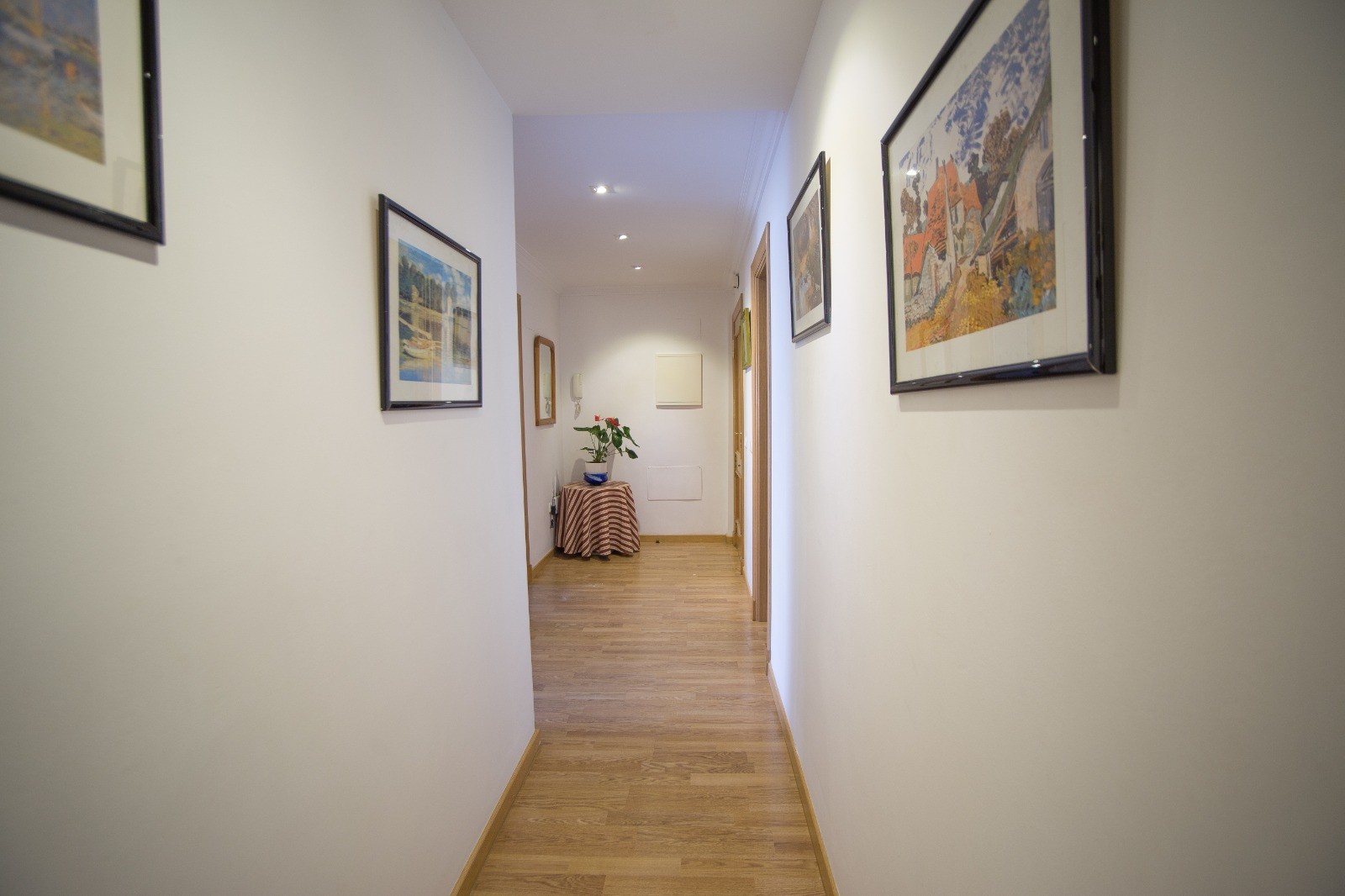 Piso de 4 Dormitorios y 2 Baños en venta en Coin