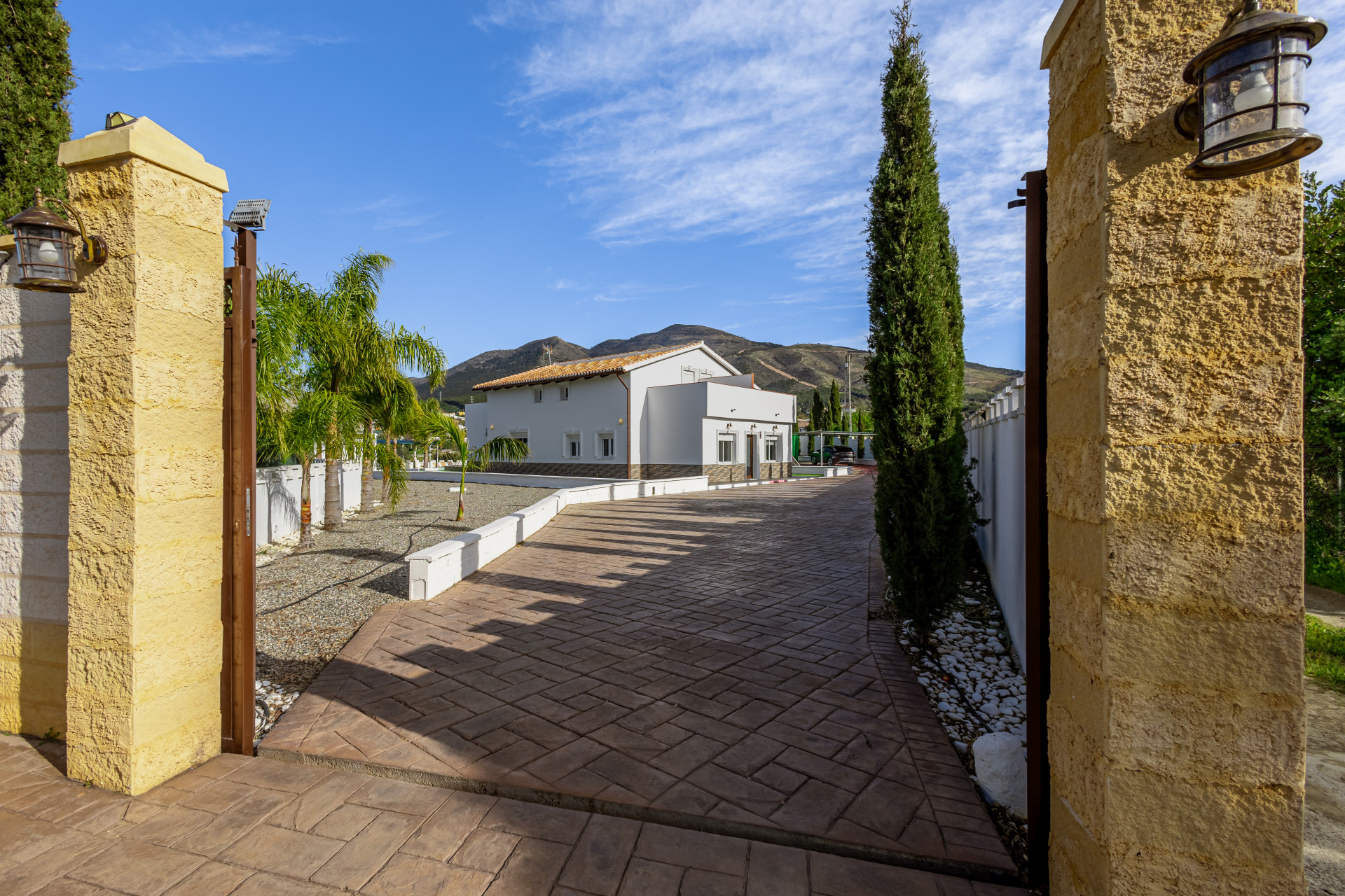 6 Bed, 5 Bath - Country House for Sale in Alhaurin el Grande