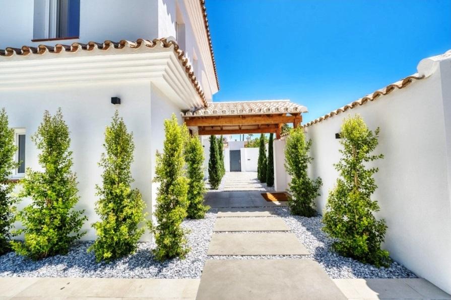 Casa de 6 Dormitorios y 7 Baños en alquiler vacacional en Nueva Andalucía, Marbella