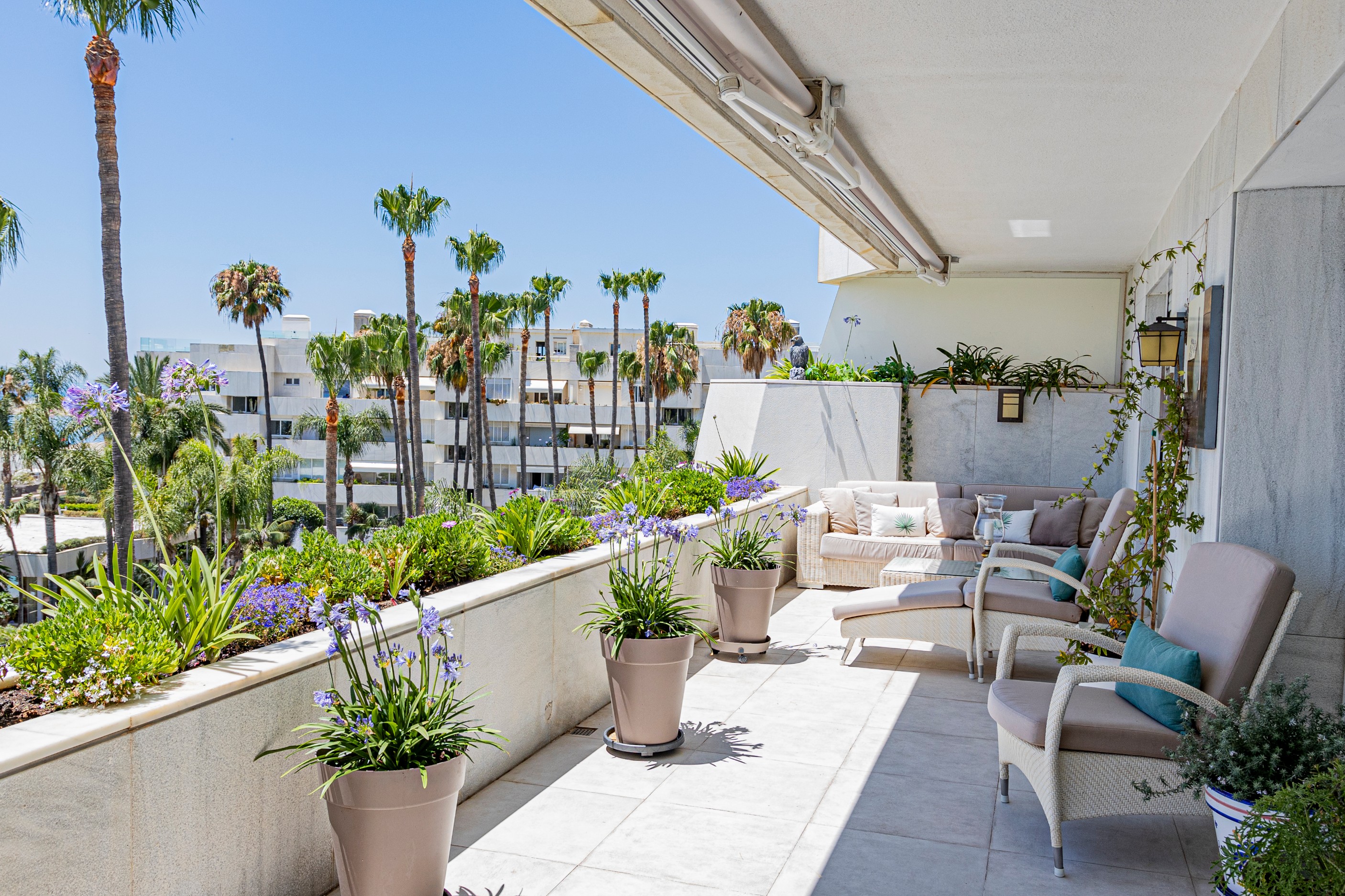 3 Bed, 4 Bath - Penthouse for Sale in Puerto Banus, Marbella