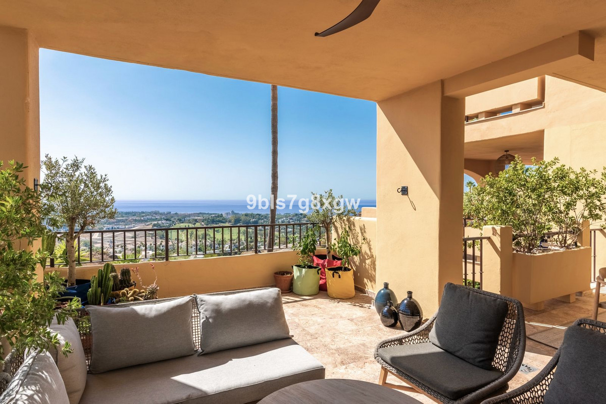 Piso de 3 Dormitorios y 2 Baños en venta en Benahavís