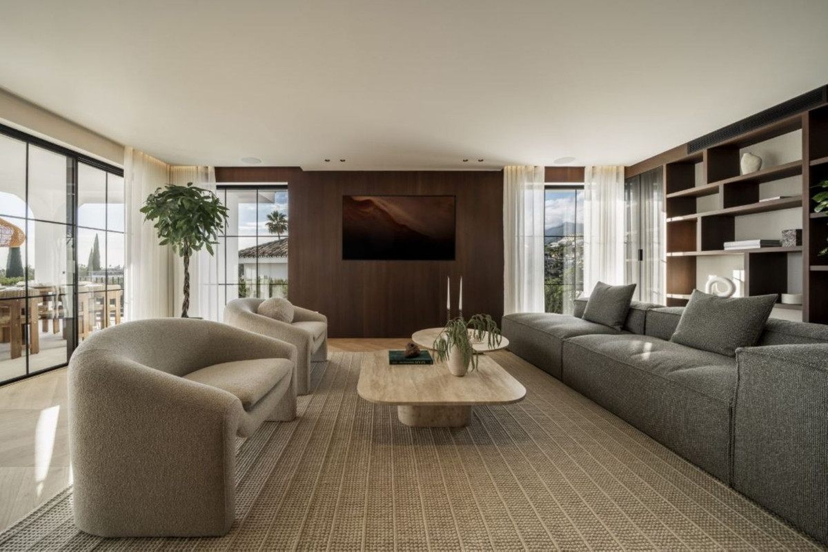 Casa de 5 Dormitorios en venta en Nueva Andalucía, Marbella