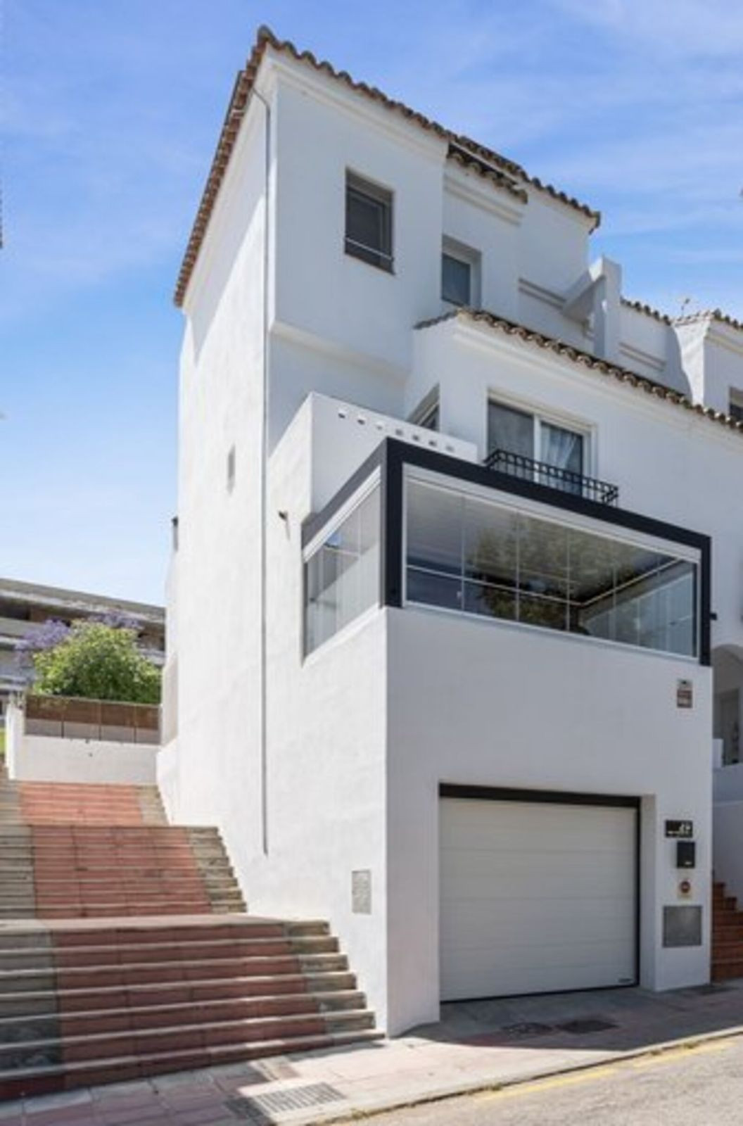 Casa Adosada de 4 Dormitorios y 3 Baños en venta en Estepona