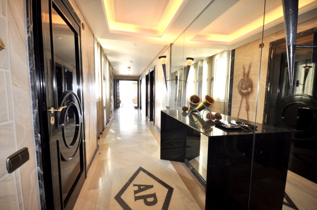 Piso de 3 Dormitorios en alquiler vacacional en Milla de Oro, Marbella